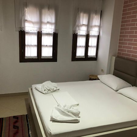 Dhimitri'S Guest House 培拉特 外观 照片