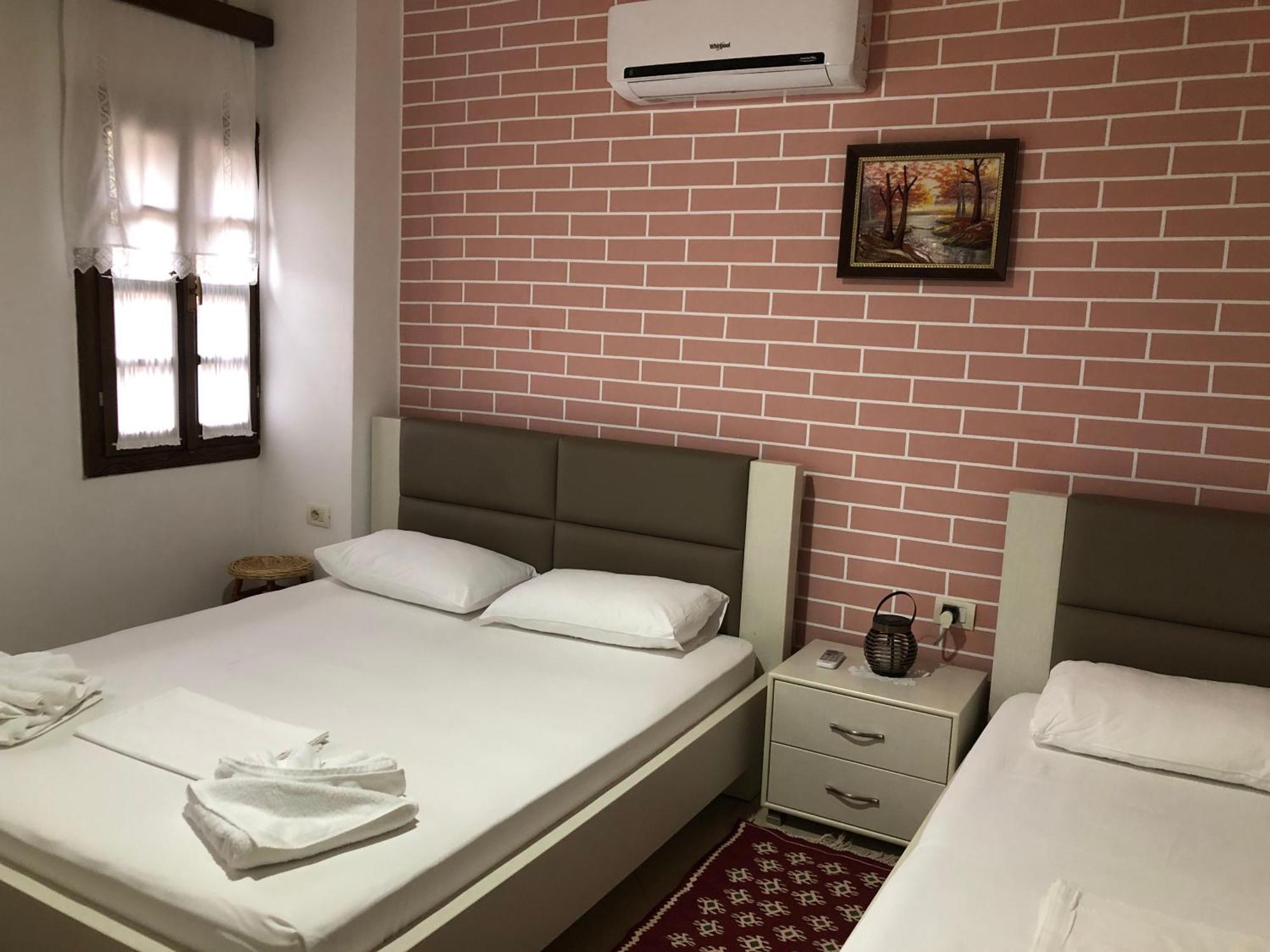 Dhimitri'S Guest House 培拉特 外观 照片
