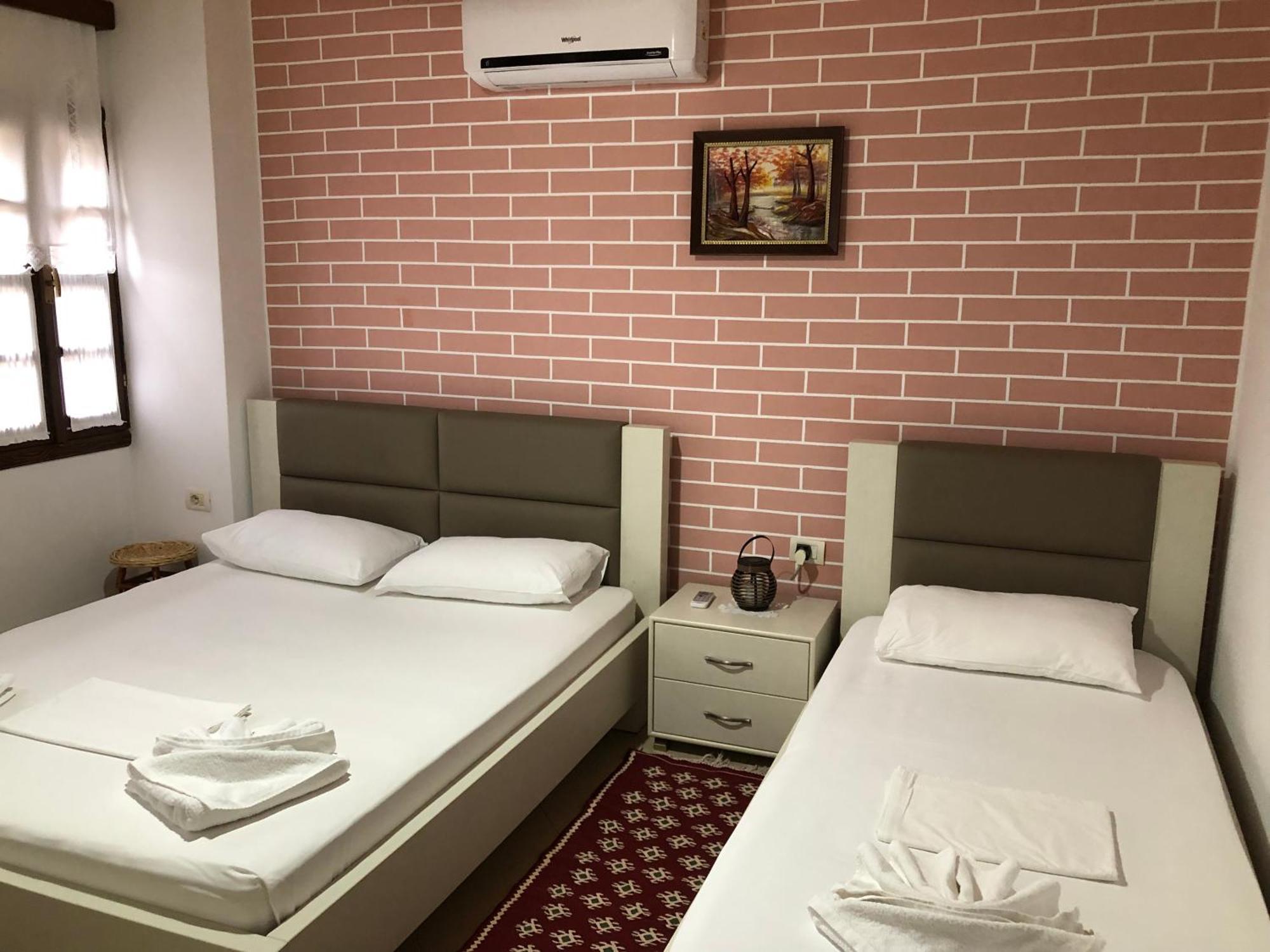 Dhimitri'S Guest House 培拉特 外观 照片