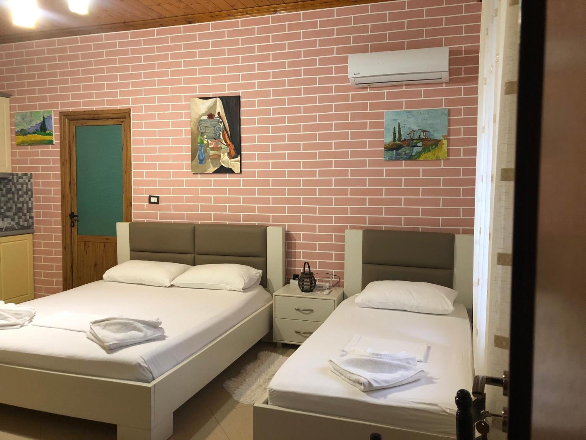 Dhimitri'S Guest House 培拉特 外观 照片